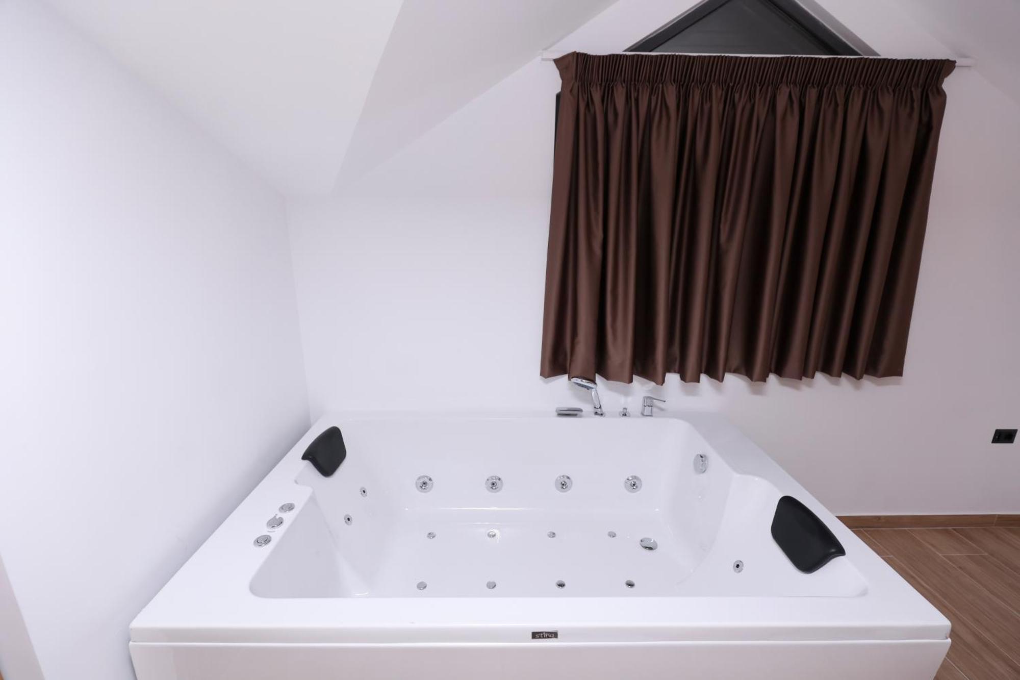 Hotel Emar