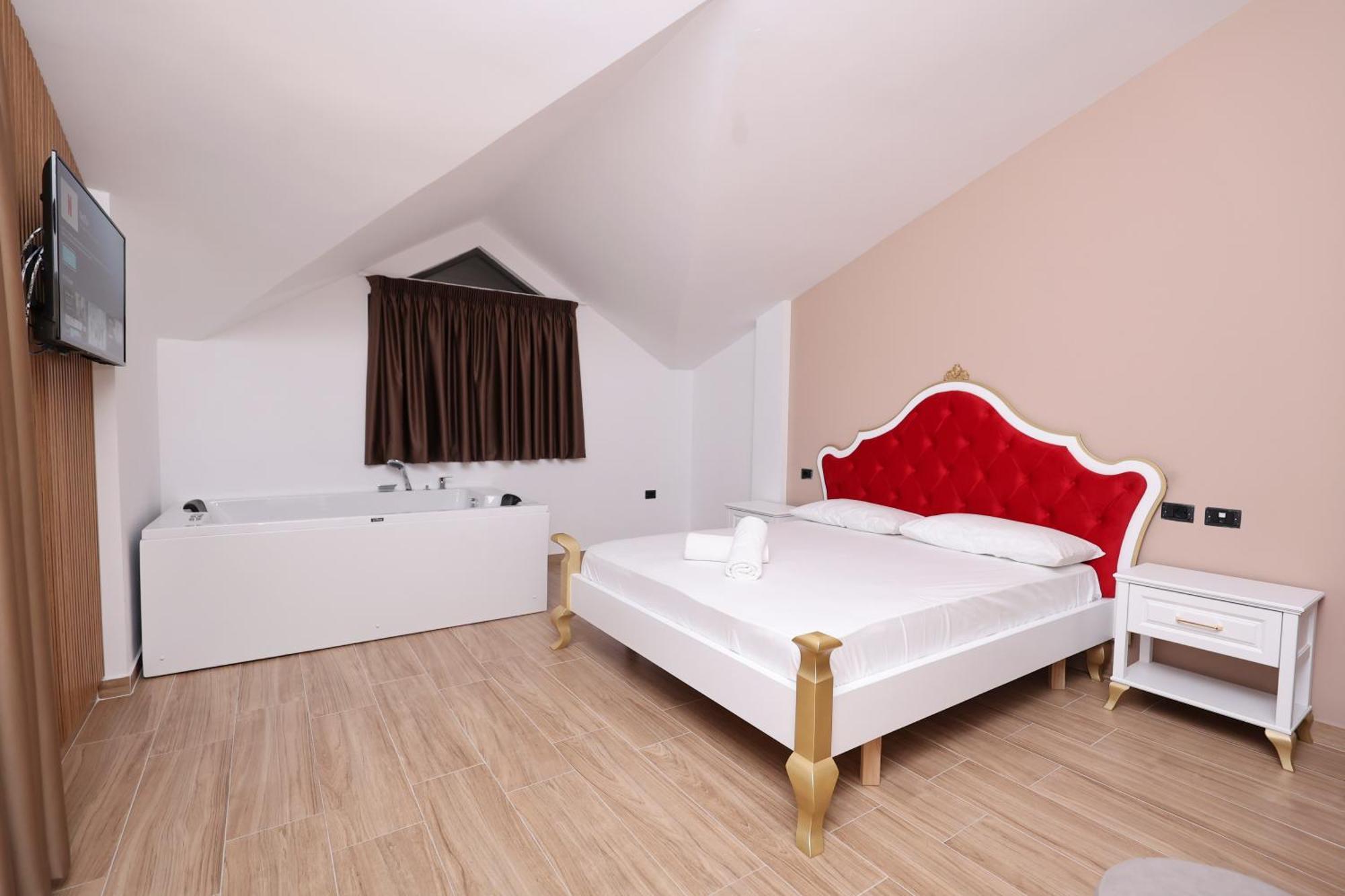 Emar Hotel Tirana